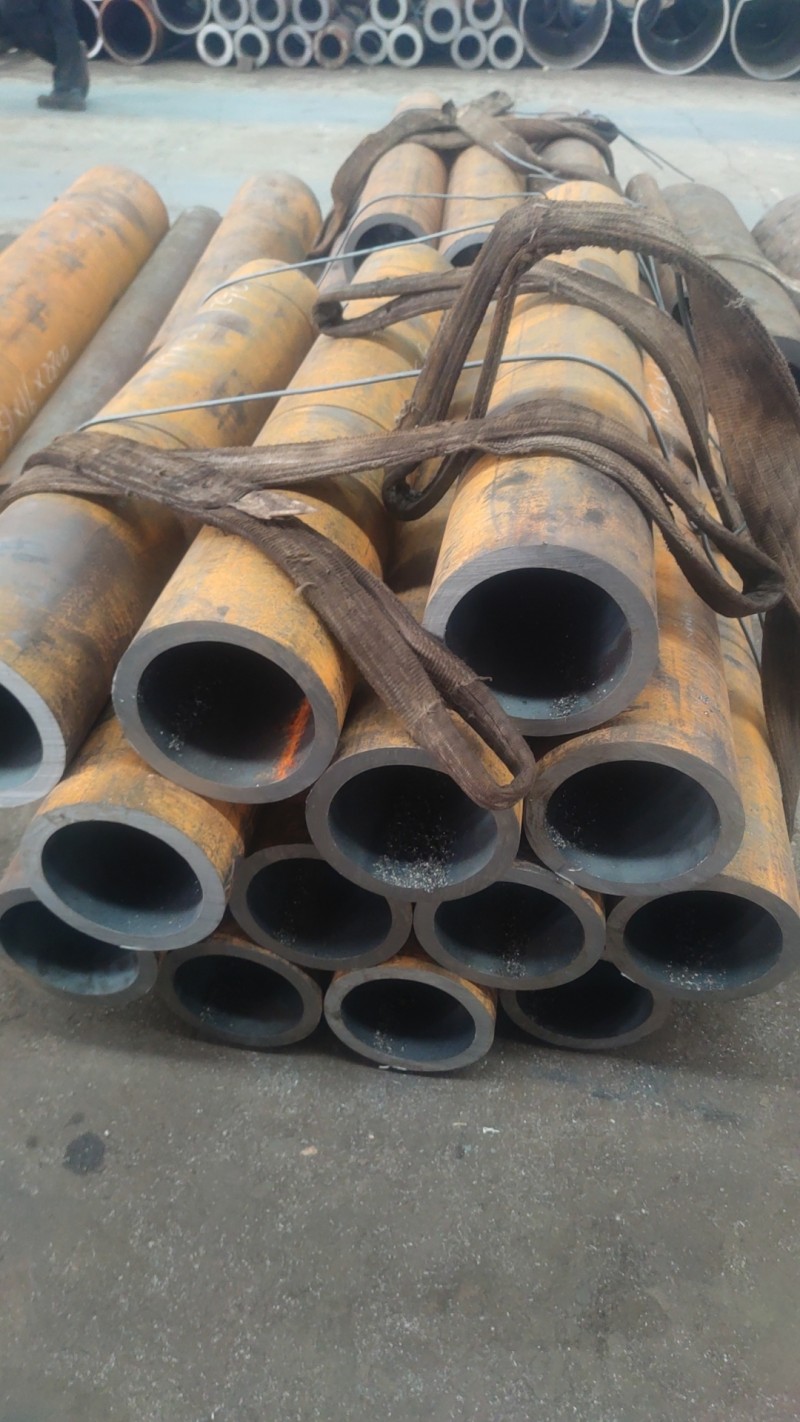 绥德绥德绥德15CrMoG无缝钢管切割